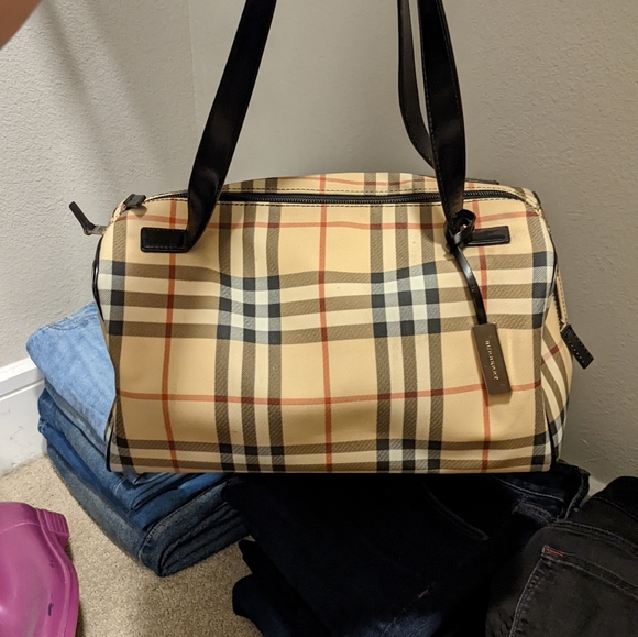 Burberry coated canvas vintage shoulder bag. - Picture 9 of 14